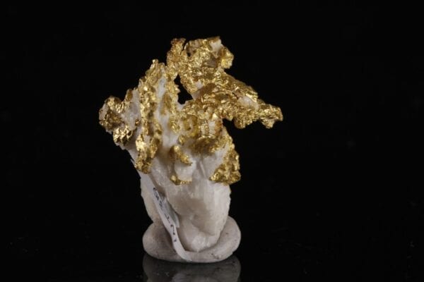 gold-quartz-761047617