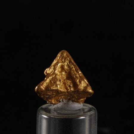 pyramid-gold-crystal-1803887295