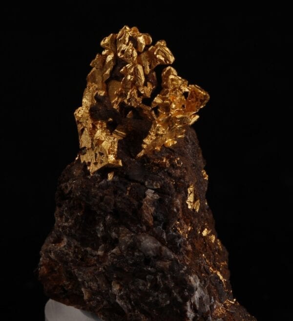 gold-crystals-matrix-1057377849