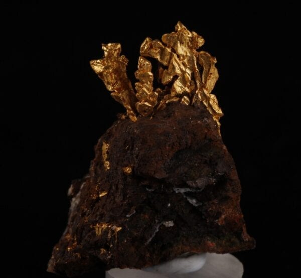 gold-crystals-matrix-2013534806