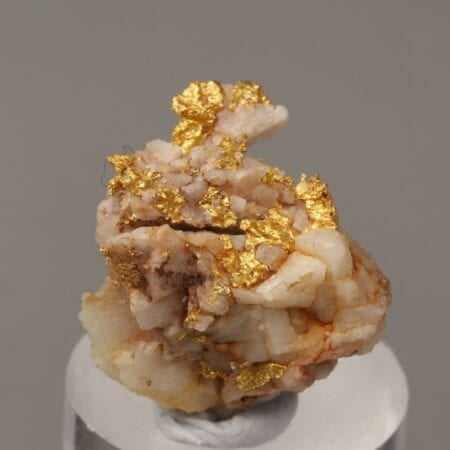 gold-brecciated-quartz-541459613