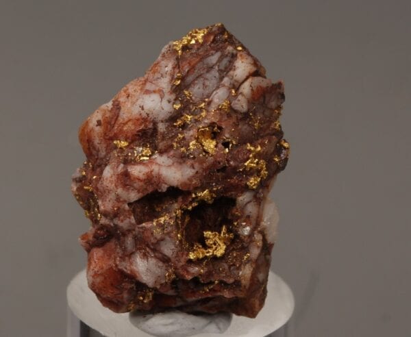 gold-brecciated-quartz-574970983