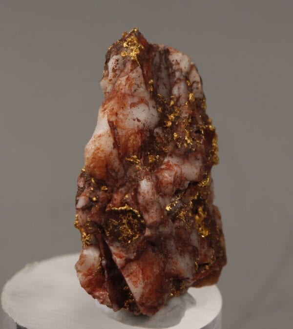 gold-brecciated-quartz-585197850