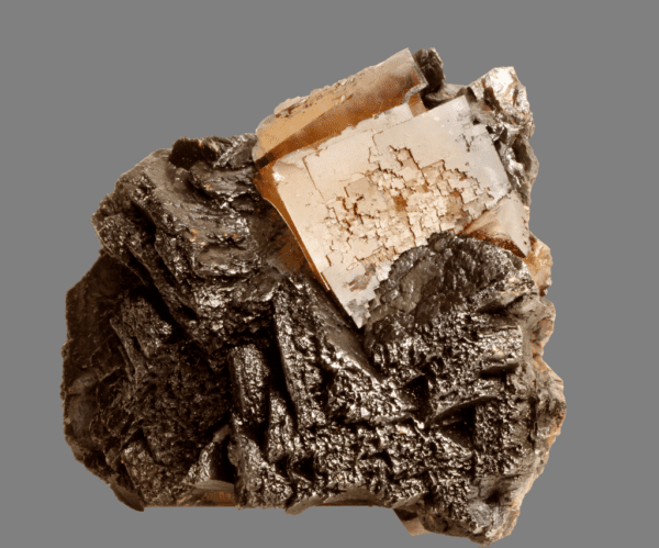 fluorite-sphalerite-and-bitumen-1749313576